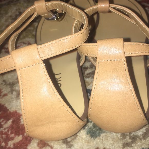 Report Brand tan size 8 gently used sandals - Picture 6 of 8